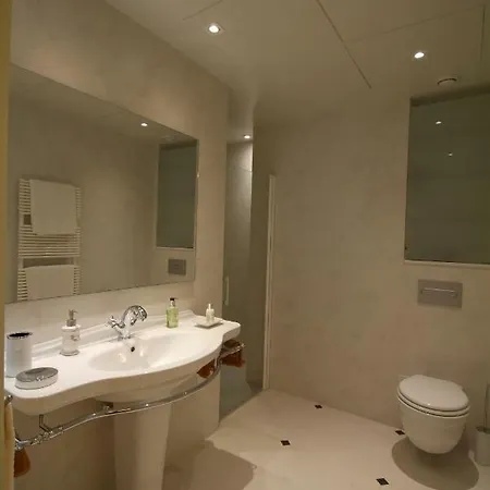 Beautifully Furnished Luxury In Barri Vell, Apartment *