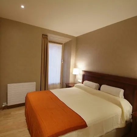 Beautifully Furnished Luxury In Barri Vell, Apartment Girona