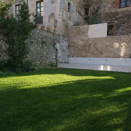 Beautifully Furnished Luxury In Barri Vell, Girona