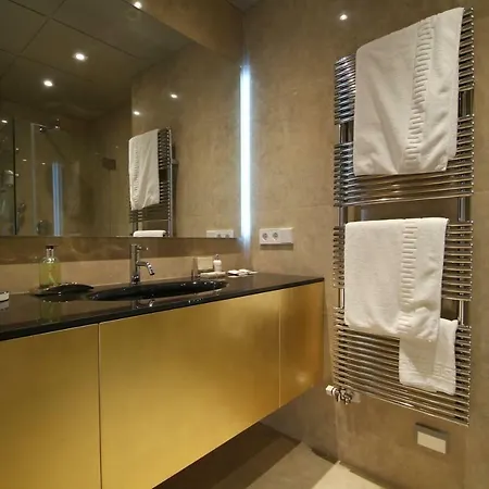 Beautifully Furnished Luxury In Barri Vell, Apartment Girona